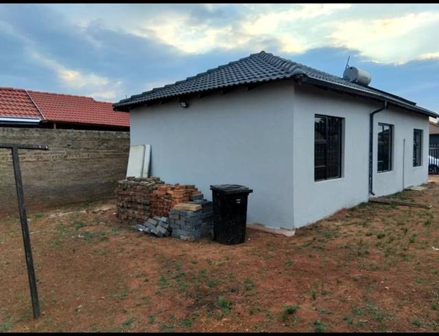3 BEDROOM PROPERTY TO RENT IN PROTEA GLEN